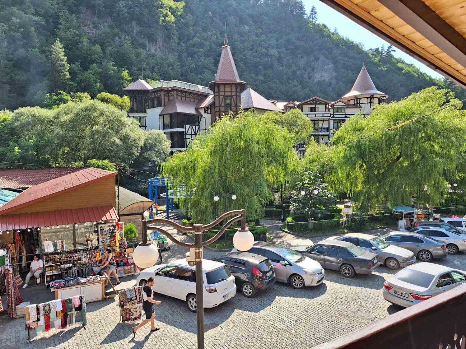 Alongside Park Borjomi Hotell Eksteriør bilde